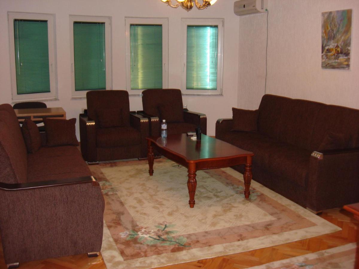 Jani Apartment Pristina Exteriör bild