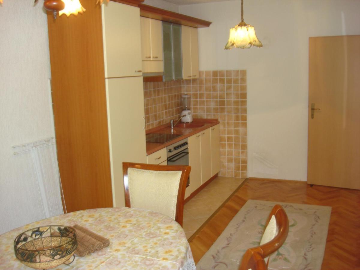 Jani Apartment Pristina Exteriör bild